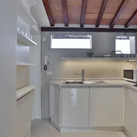 Niccolo Terrace Apartment *
