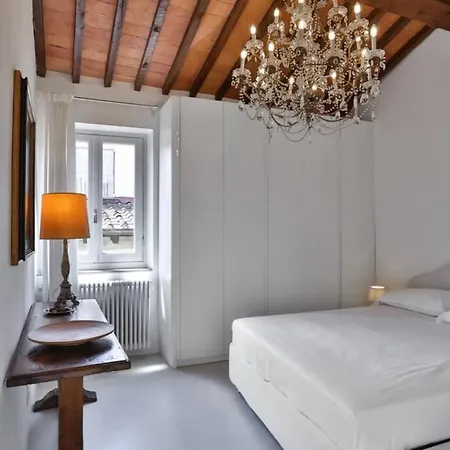 Niccolo Terrace Apartment